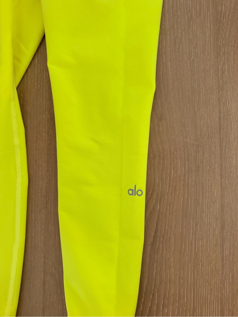 Like new! Alo yoga Neon Yellow Active Leggings